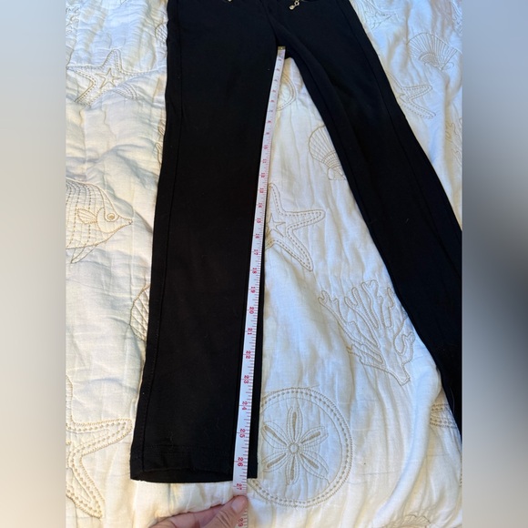 Sleek Black High-Waist Leggings - Picture 8 of 10